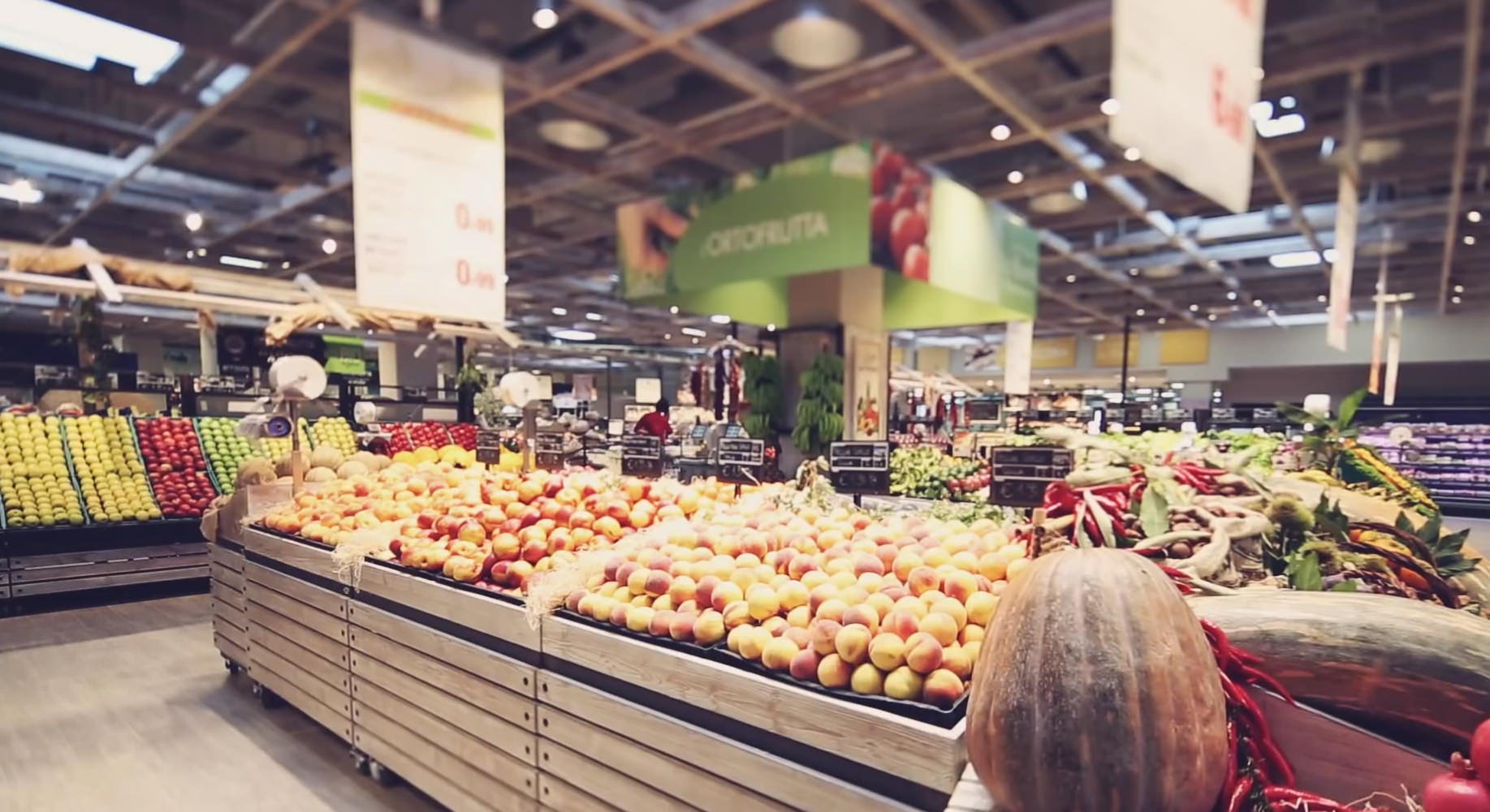 The excellences on show at the Conad hypermarket in Corciano