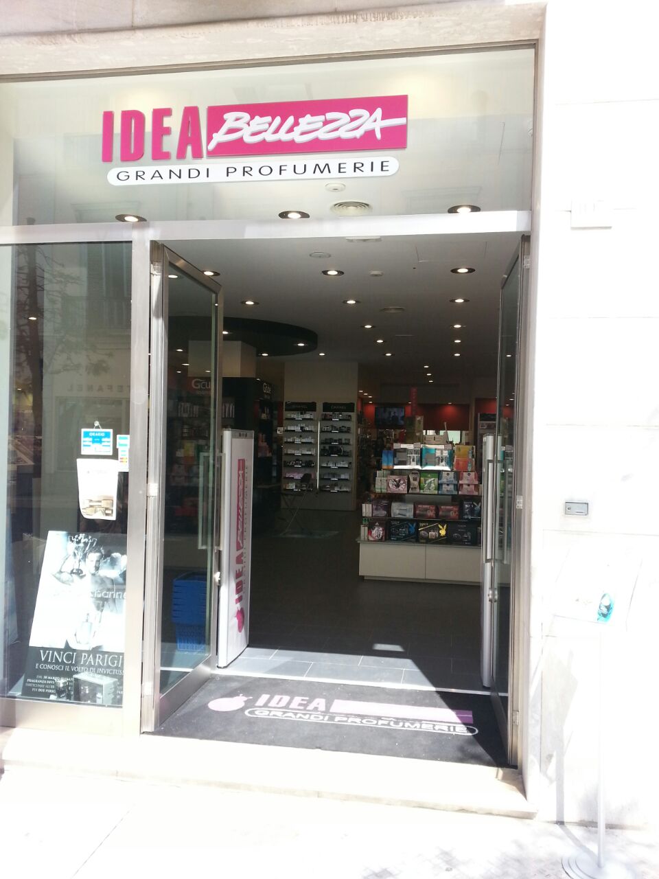 Idea Bellezza (Gruppo Végé) debutta in Abruzzo con cinque ... Idea Bellezza (Gruppo Végé) debutta in Abruzzo con cinque ...