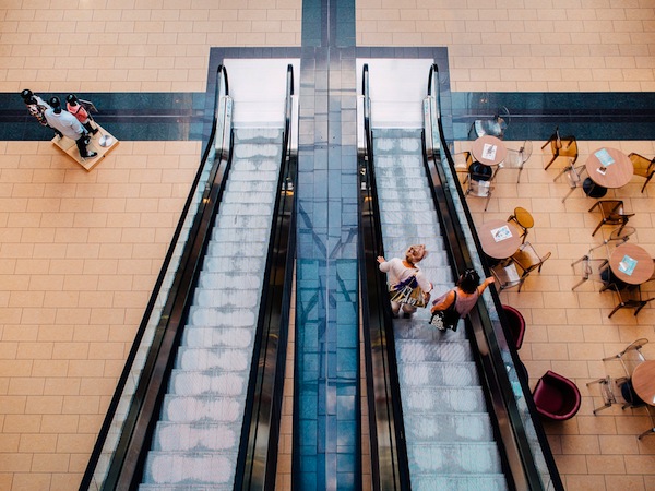 mall-893205_1920