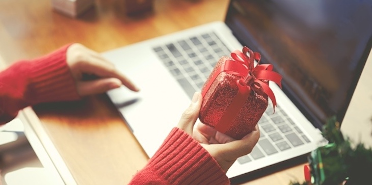 Corsa Ai Regali Di Natale.A Natale Boom Del Web Tra Elettronica E Abbigliamento Bimbi I Regali Piu Ricercati Instoremag