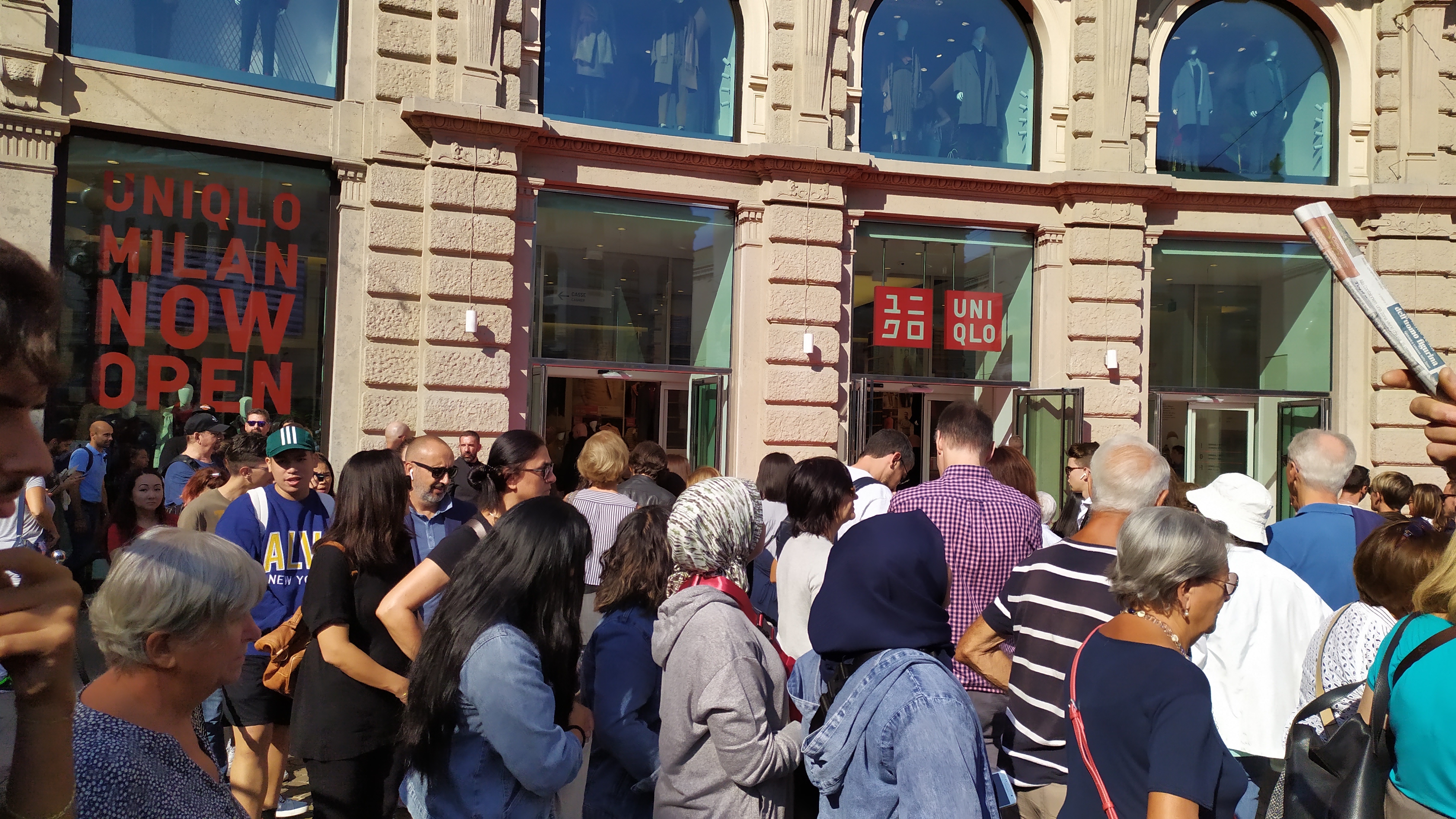 uniqlo milano apertura