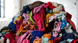 Cosa pensano gli italiani dell'ultra-fast fashion, il sistema di moda caratteriz...