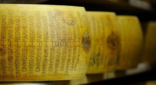 Giro d'affari al consumo ai massimi storici per il Parmigiano Reggiano: il 202...